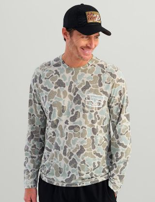 Picture of Huk - Drift Long Sleeve Graphic Crew Shirt |  Volcanic Ash Camo
